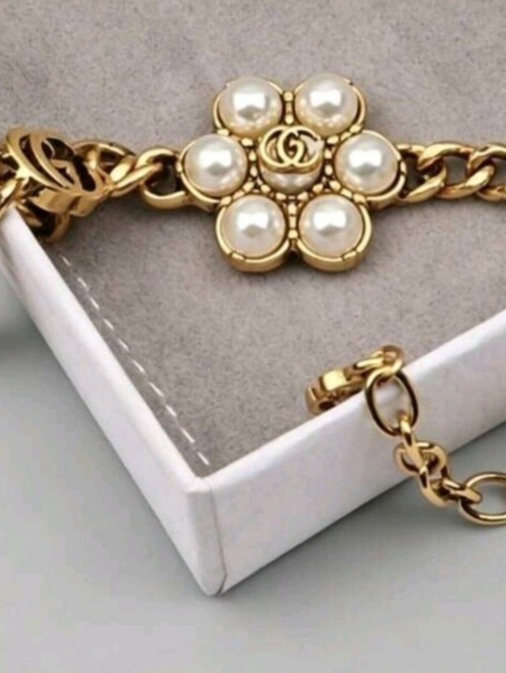 Luxury Style Bracelet - Picture 2 of 7
